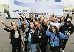 Более 30 студентов из Молодежного медиацентра при Минобрнауки России вели репортажи с «Российской креативной недели» 