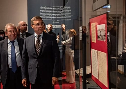 Валерий Фальков и Сергей Нарышкин посетили выставку, посвященную празднованию 80-летия Курчатовского института 