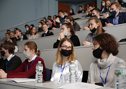Более 3,5 тыс. студентов встретились с компаниями-представителями химической отрасли в РХТУ им. Д.И. Менделеева 