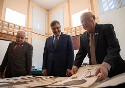 Валерий Фальков ознакомился с коллекциями Ботанического института РАН — крупнейшими и важнейшими для науки России и всего мира 