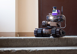 Казанские ученые обучат робота ходить по лестнице самостоятельно
