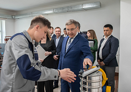 Дмитрий Чернышенко и Валерий Фальков поздравили аспирантов с праздником
