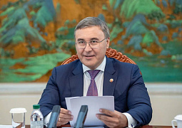 Глава Минобрнауки России Валерий Фальков встретился с Министром образования Китайской Народной Республики Хуай Цзиньпэном в Пекине
