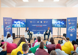 Глава Минобрнауки России пообщался со школьниками Луганской и Донецкой народных республик